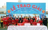 THPT Nguyễn Thị Minh Khai ăn mừng chức vô địch lần thứ ba
