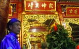 Bỏ tục 'cướp giò hoa tre', người dân kiên nhẫn xếp hàng xin 'lộc' Thánh Gióng