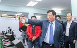 Bộ trưởng Nguyễn Ngọc Thiện bắn phát súng khai xuân tại Trung tâm Nhổn