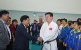 Bộ trưởng Nguyễn Ngọc Thiện bắn phát súng khai xuân tại Trung tâm Nhổn