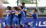 Thắng trận, cầu thủ U17 PVF cúi đầu lễ phép trước ban huấn luyện đối phương