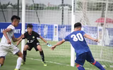 Thắng trận, cầu thủ U17 PVF cúi đầu lễ phép trước ban huấn luyện đối phương