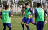 [ẢNH] Thiếu nửa đội hình, thầy Park xếp thủ môn Văn Lâm đá đối kháng