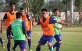 [ẢNH] Thiếu nửa đội hình, thầy Park xếp thủ môn Văn Lâm đá đối kháng