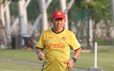 [ẢNH] Thiếu nửa đội hình, thầy Park xếp thủ môn Văn Lâm đá đối kháng