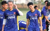 [ẢNH] Đáng yêu hình ảnh Công Phượng kéo ô che cho đồng đội nghỉ ngơi