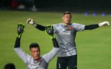 HLV Park Hang-seo cho học trò chơi... bóng ném trước giải tứ hùng