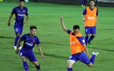 HLV Park Hang-seo cho học trò chơi... bóng ném trước giải tứ hùng