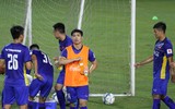 HLV Park Hang-seo cho học trò chơi... bóng ném trước giải tứ hùng