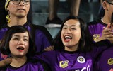 [ẢNH] Cầu thủ Hà Nội công kênh bầu Hiển, ăn mừng chức vô địch V-League 2018