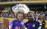[ẢNH] Cầu thủ Hà Nội công kênh bầu Hiển, ăn mừng chức vô địch V-League 2018
