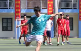 [ẢNH] Đội nắng luyện tập, chờ ngày tranh tài giải bóng đá học sinh Hà Nội 2018