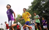 [ẢNH] Đội nắng luyện tập, chờ ngày tranh tài giải bóng đá học sinh Hà Nội 2018