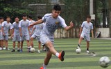 [ẢNH] Đội nắng luyện tập, chờ ngày tranh tài giải bóng đá học sinh Hà Nội 2018