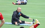 [ẢNH] Thầy Park đá bóng 