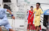 [ẢNH] 10 phút trên sân của Đào Vương Thành, cầu thủ chỉ có 1 tay