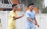 [ẢNH] 10 phút trên sân của Đào Vương Thành, cầu thủ chỉ có 1 tay