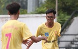 [ẢNH] 10 phút trên sân của Đào Vương Thành, cầu thủ chỉ có 1 tay