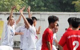 [ẢNH] Màn ăn mừng đầy cảm xúc của cựu vô địch THPT Hoàng Cầu sau màn ngược dòng kịch tính