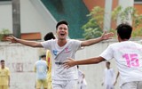 [ẢNH] Đánh bại cựu Á quân, THPT Nguyễn Bỉnh Khiêm đặt một chân vào vòng 1/16