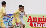 [ẢNH] Cạnh tranh quyết liệt tấm vé vào vòng knock-out