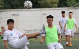 [ẢNH] Nhận 2 thẻ đỏ, THPT Vinschool đánh rơi chiến thắng