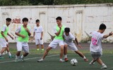 [ẢNH] Nhận 2 thẻ đỏ, THPT Vinschool đánh rơi chiến thắng