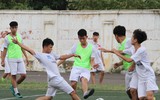 [ẢNH] Nhận 2 thẻ đỏ, THPT Vinschool đánh rơi chiến thắng