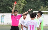 [ẢNH] Nhận 2 thẻ đỏ, THPT Vinschool đánh rơi chiến thắng