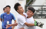 [ẢNH] Nhận 2 thẻ đỏ, THPT Vinschool đánh rơi chiến thắng