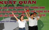 [ẢNH] Thầy cô trường Trương Định diễn văn nghệ góp vui trong lễ xuất quân