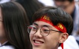 [ẢNH] Thầy cô trường Trương Định diễn văn nghệ góp vui trong lễ xuất quân