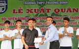 [ẢNH] Thầy cô trường Trương Định diễn văn nghệ góp vui trong lễ xuất quân