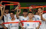 [ẢNH] Thầy cô trường Trương Định diễn văn nghệ góp vui trong lễ xuất quân