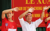 [ẢNH] Lễ xuất quân rộn ràng, rực rỡ sắc màu của thầy trò trường Phùng Khắc Khoan