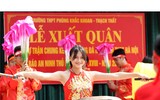 [ẢNH] Nữ sinh trường Trương Định và Phùng Khắc Khoan khoe sắc trước trận chung kết