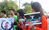Quán quân Olympic Jin Jong-oh trổ tài bắn súng trước các xạ thủ Việt Nam