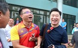 Quán quân Olympic Jin Jong-oh trổ tài bắn súng trước các xạ thủ Việt Nam