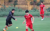 [ẢNH] Phan Văn Đức tươi rói cùng đồng đội hướng tới bán kết lượt về