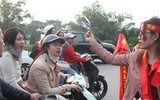 [ẢNH] Loạn giá vé chợ 