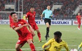 [ẢNH] Cầu thủ Malaysia buồn rười rượi khi nhìn ĐT Việt Nam đoạt cúp
