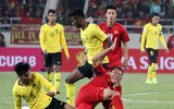 [ẢNH] Cầu thủ Malaysia buồn rười rượi khi nhìn ĐT Việt Nam đoạt cúp