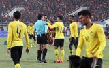 [ẢNH] Cầu thủ Malaysia buồn rười rượi khi nhìn ĐT Việt Nam đoạt cúp