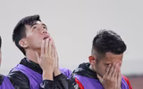 [ẢNH] Thầy trò ông Park cầu nguyện trước khi đá chung kết
