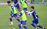 [ẢNH] Công Phượng khoe kiểu tóc xù, hứng khởi cùng đồng đội tập luyện