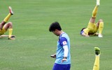 [ẢNH] Trợ lý điển trai người Hàn Quốc gây chú ý ở U23 Việt Nam