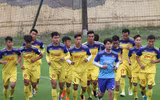 [ẢNH] Trợ lý điển trai người Hàn Quốc gây chú ý ở U23 Việt Nam