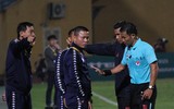 [ẢNH] Sân Hàng Đẫy sống lại không khí trận derby