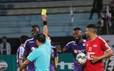 [ẢNH] Sân Hàng Đẫy sống lại không khí trận derby