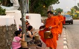 [ẢNH] Buổi sớm yên bình ở cố đô Luang Prabang